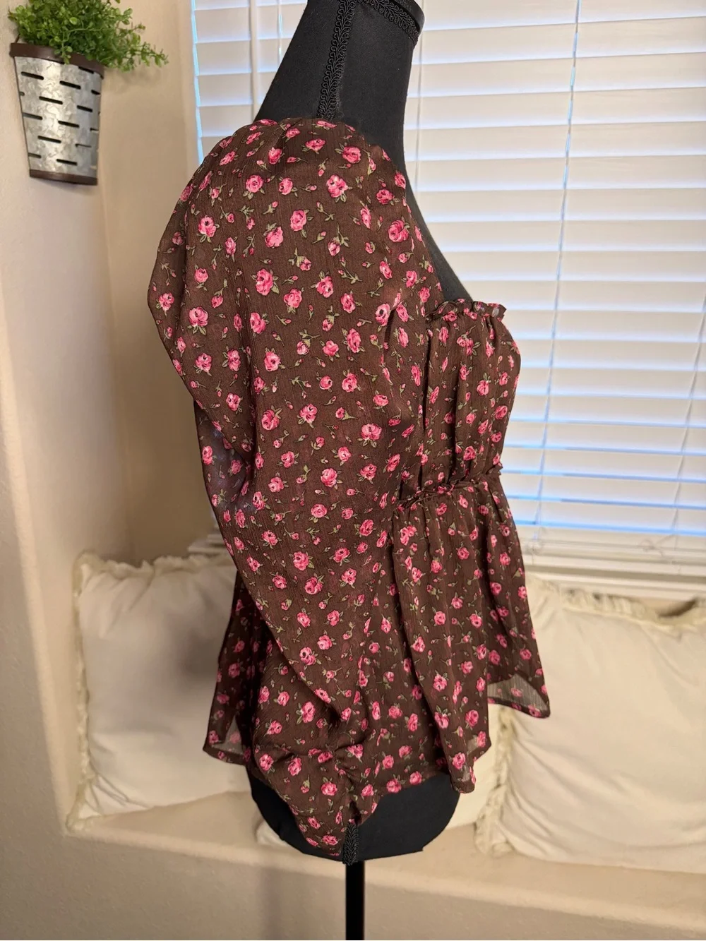 Astr The Label Floral Print Smocked Babydoll Blouse Puff Sleeve Peplum Top